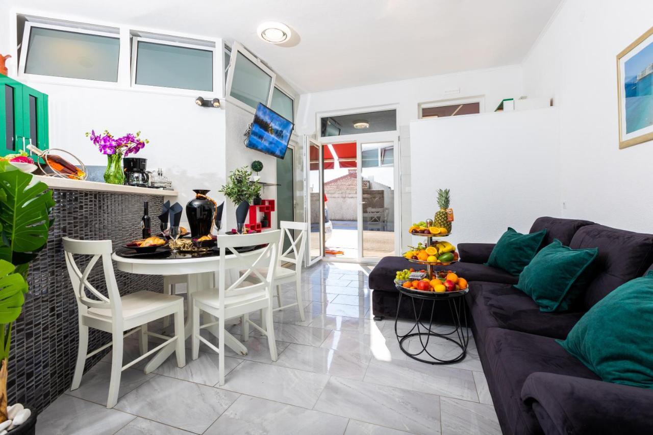 Apartment By The Way Hot Tub And Free Parking Dubrovnik Exterior photo