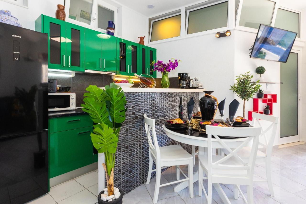 Apartment By The Way Hot Tub And Free Parking Dubrovnik Exterior photo
