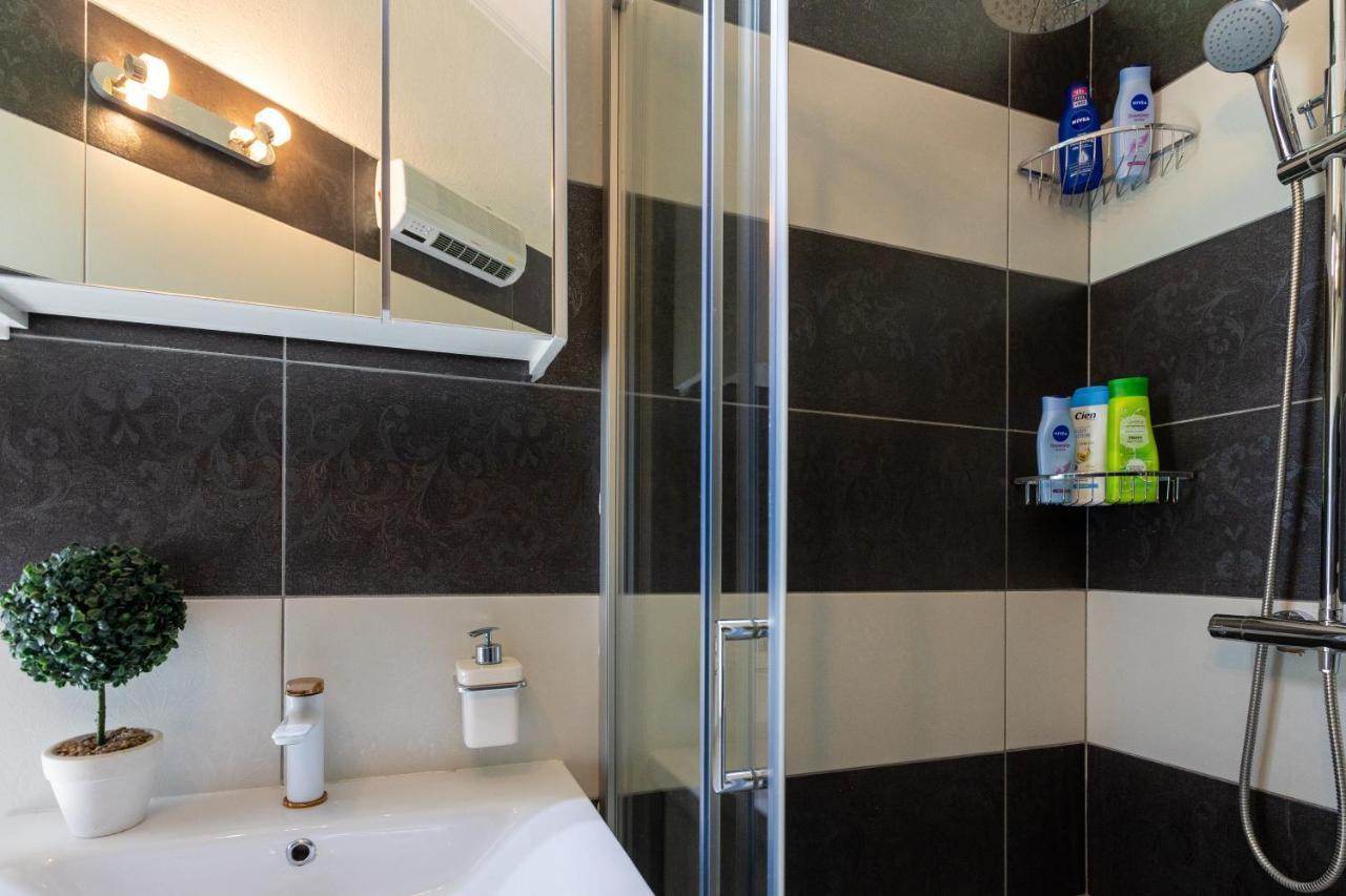 Apartment By The Way Hot Tub And Free Parking Dubrovnik Exterior photo