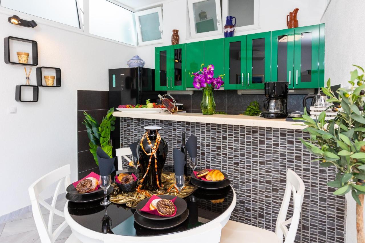 Apartment By The Way Hot Tub And Free Parking Dubrovnik Exterior photo